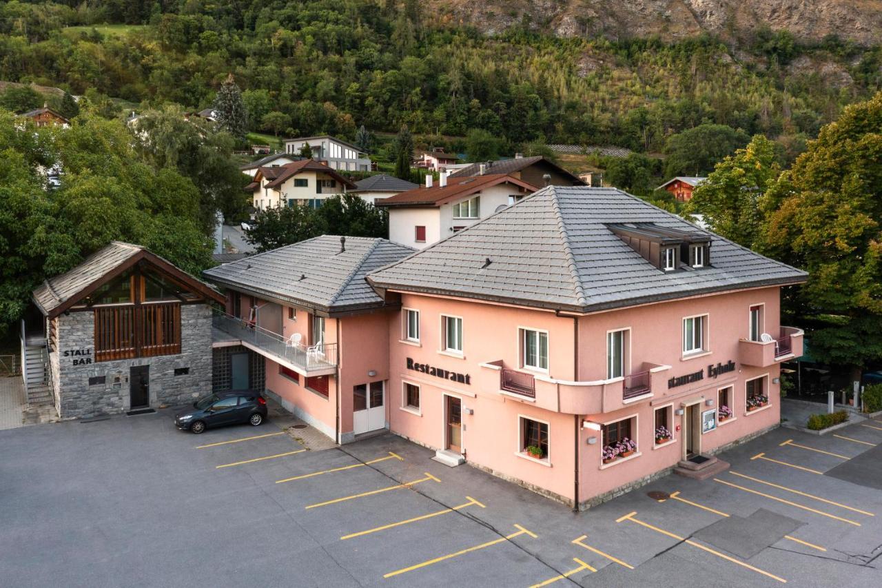 Hotel-Restaurant Eyholz フィスプ エクステリア 写真