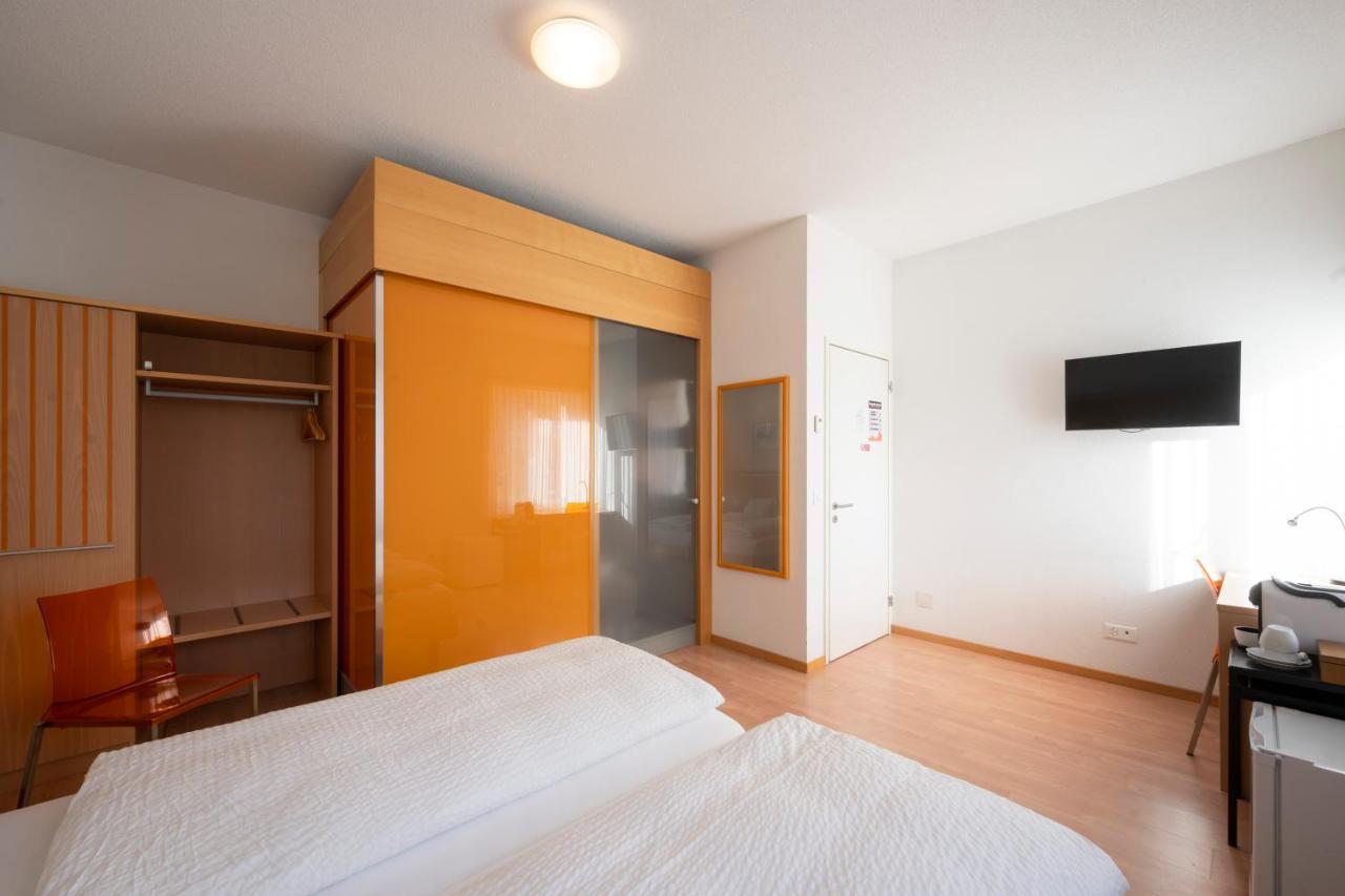 Hotel-Restaurant Eyholz フィスプ エクステリア 写真