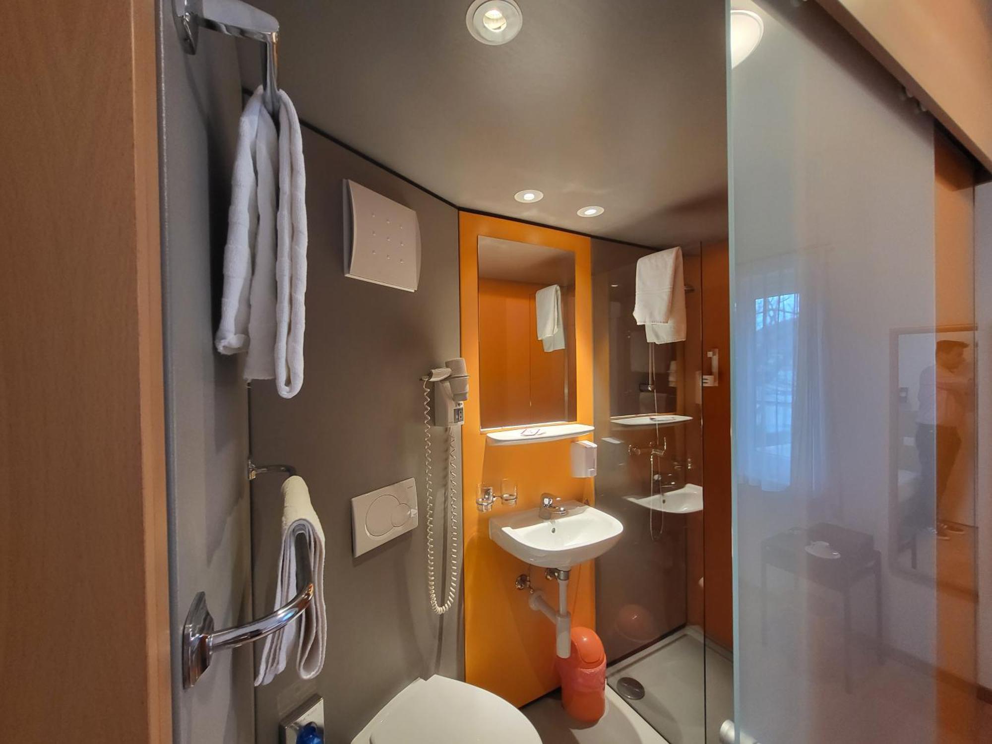 Hotel-Restaurant Eyholz フィスプ 部屋 写真