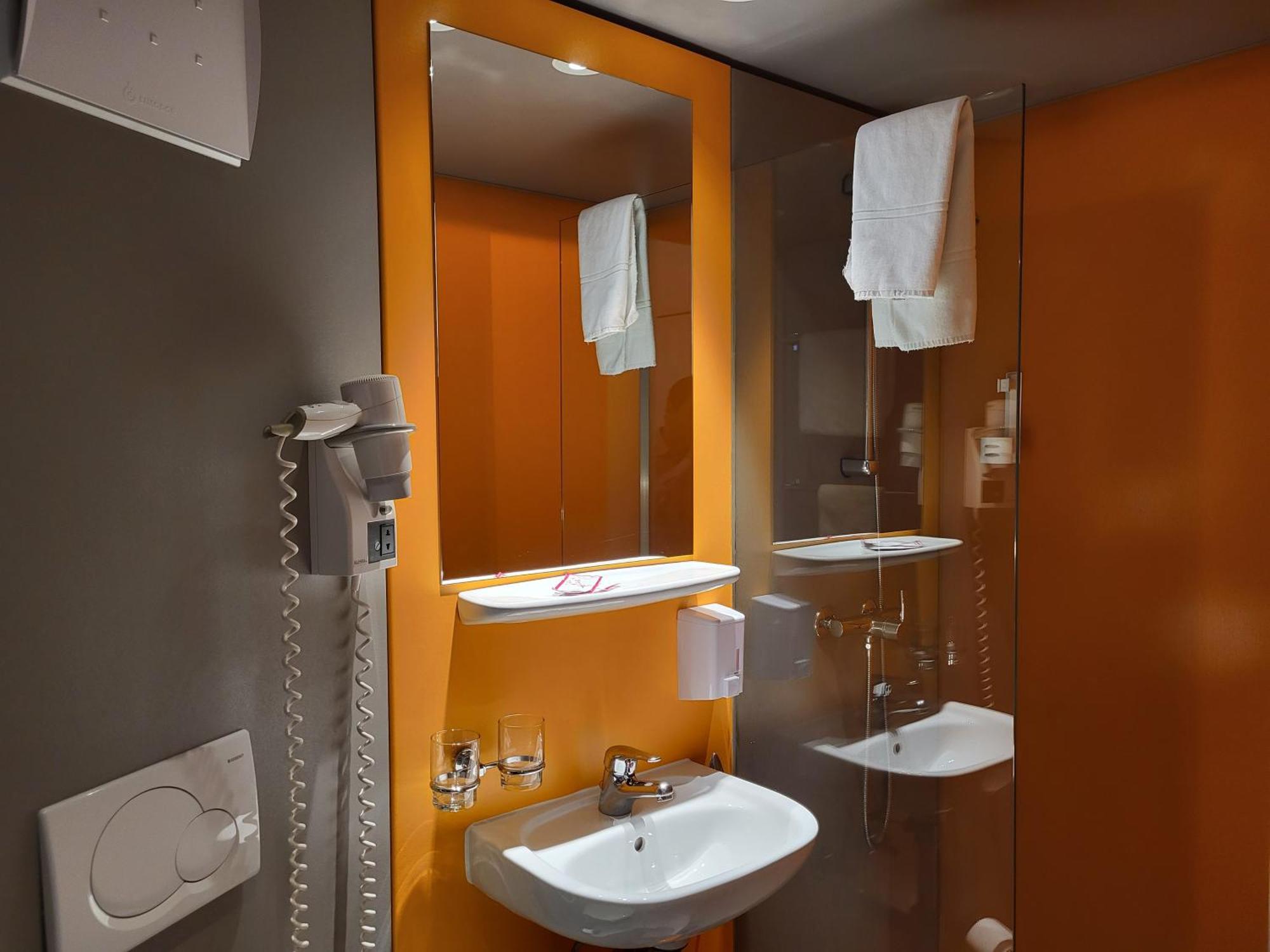 Hotel-Restaurant Eyholz フィスプ 部屋 写真