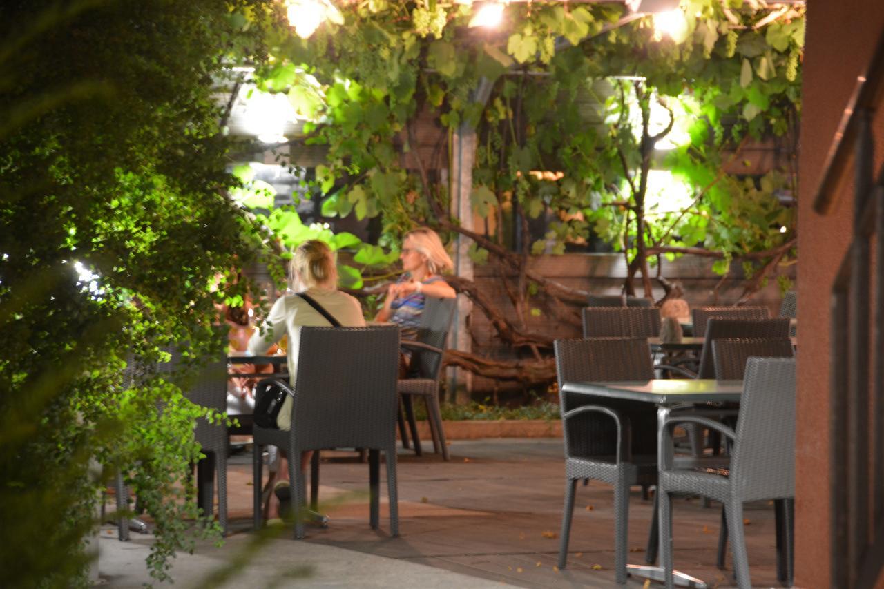 Hotel-Restaurant Eyholz フィスプ エクステリア 写真